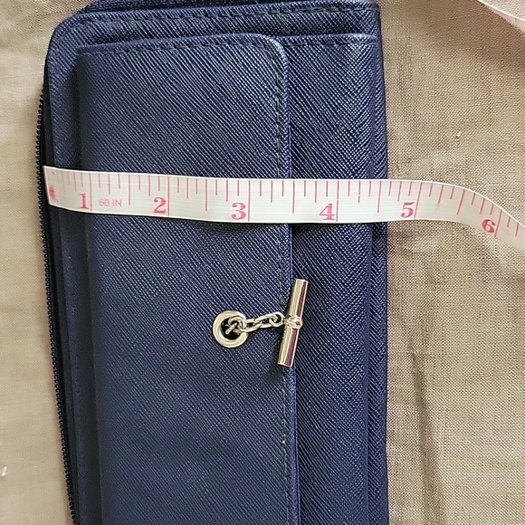 Nautica Navy Blue Wallet/Wristlet ID Safe RFID Protection 0 - Picture 9 of 11